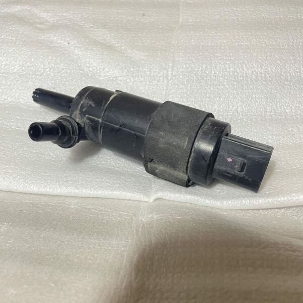 5GG 955 681 Pump for Cleaning Device - Suitable for Audi C8 - Image 2